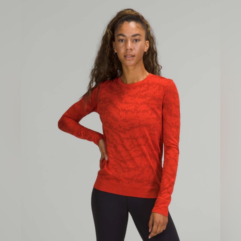 Lululemon | Swiftly Breathe Long | Dot Scape Aztec Brick / Autumn Red | Size 4